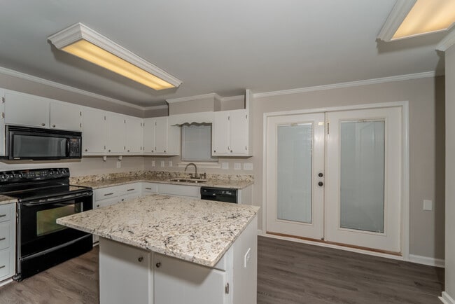 Photo - 1855 Satterwhite St