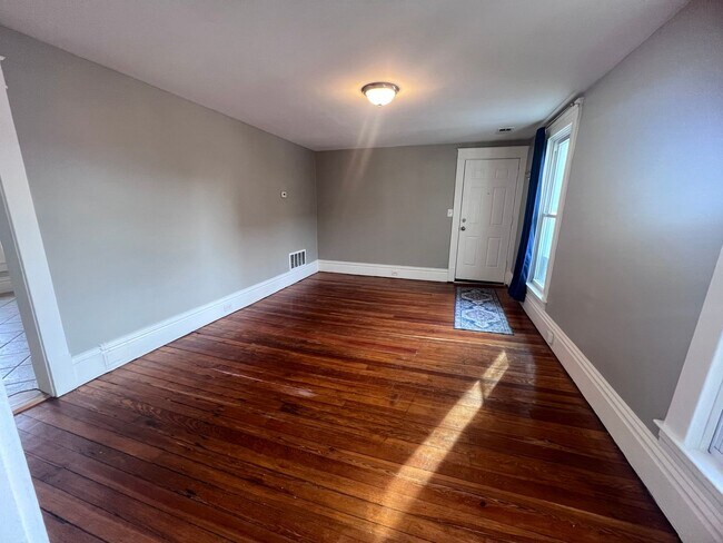 Photo - 633 Coit Ave NE Unit 633 Coit Ave NE - 4