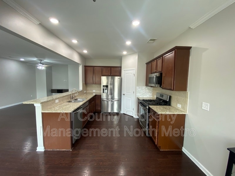 Photo - 1640 Putnam Place