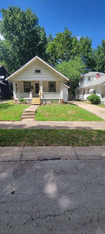 Photo - 706 W 75th Terrace House