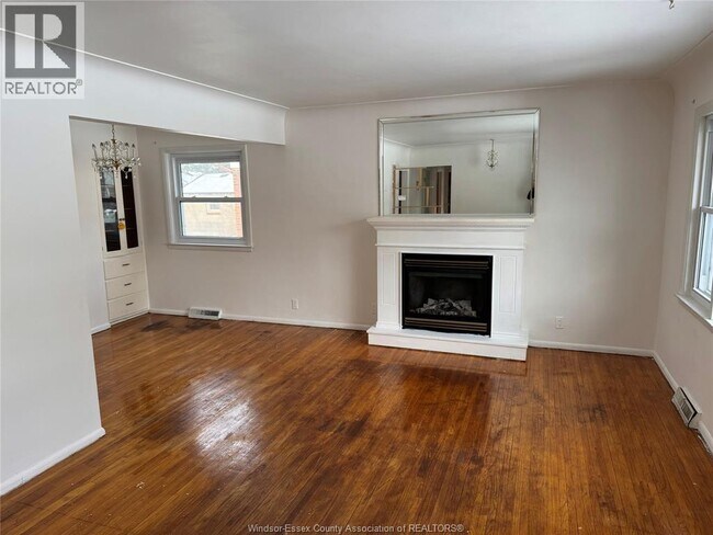 Photo - 3039 Bruce Ave