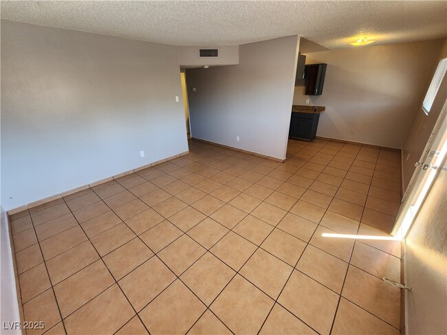 Building Photo - 2527 Crawford St Rental