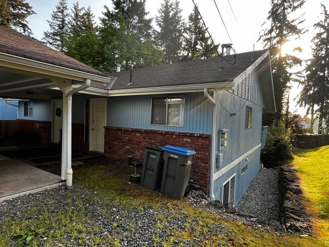 Photo - 1110 Shorewood Dr Unit A