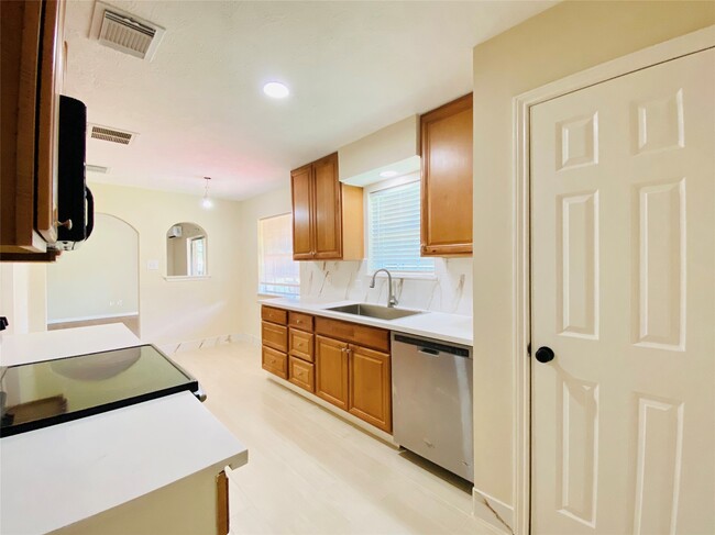 Photo - 13447 Greenway Dr