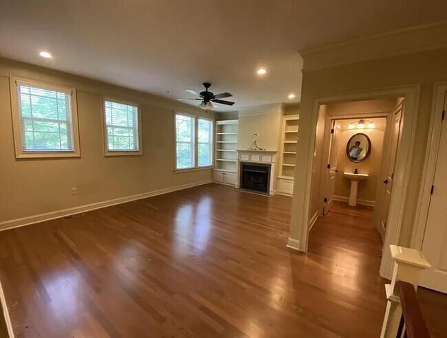 Photo - 815 Millwork Cir