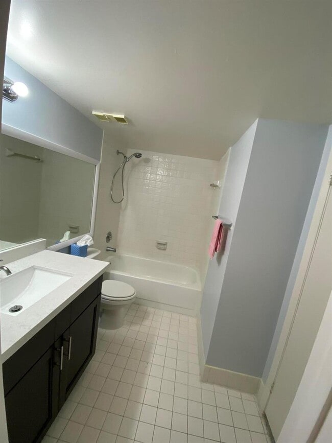Photo - 9899 Westview Dr Unit 527