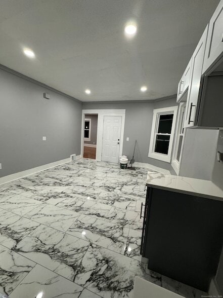 Building Photo - 232 View St Unit 3