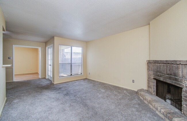 Building Photo - 9000 Bissonnet St