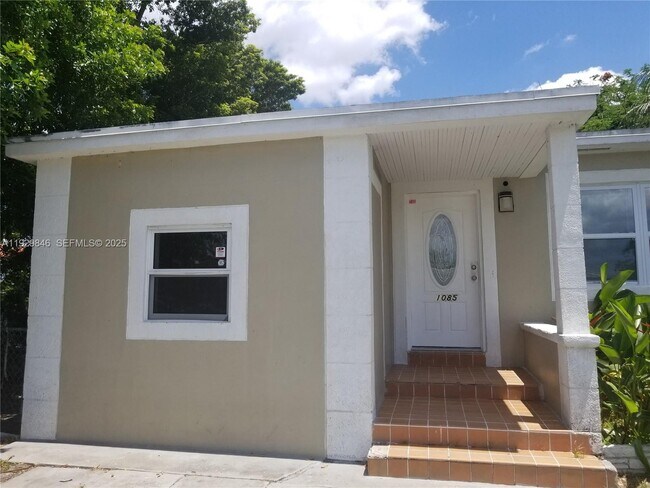 Photo - 1085 NW 133rd St