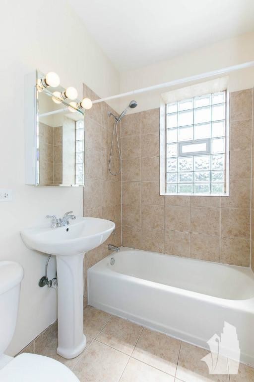 Photo - 1214 W Waveland Ave Unit 02