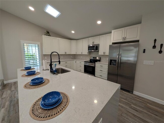 Photo - 4368 Marine Pkwy