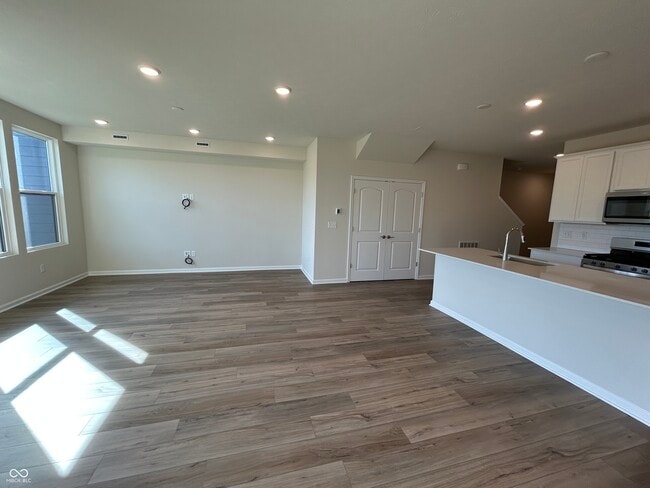 Photo - 9755 Behner Dr