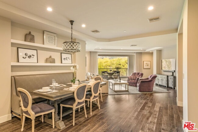Photo - 460 N Palm Dr Unit 403