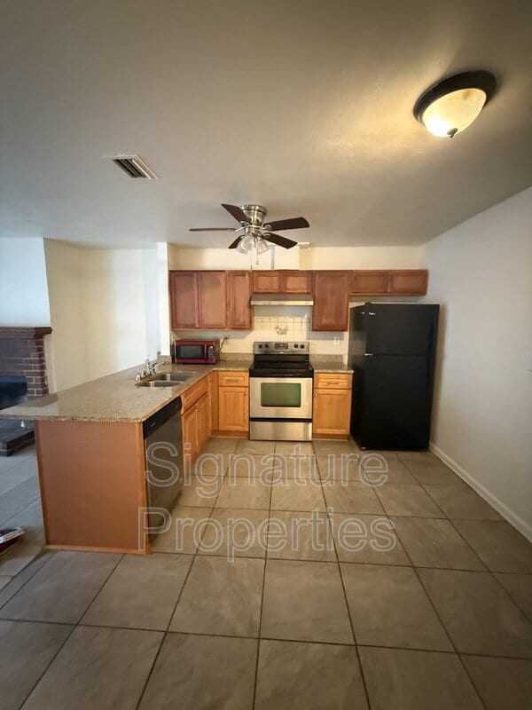 Photo - 917 Wickford Dr