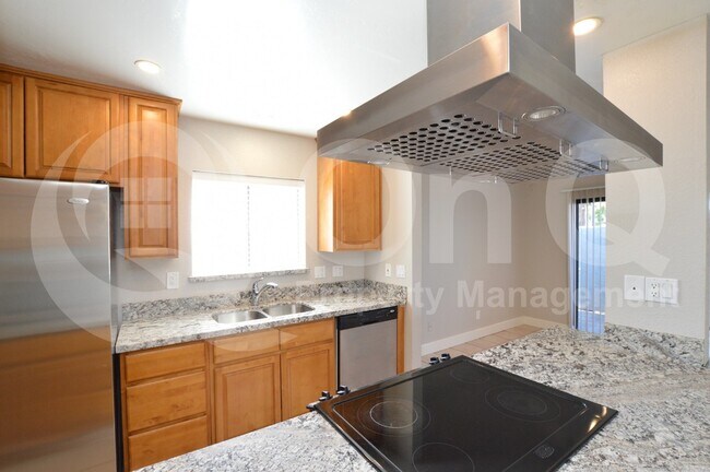 Photo - 850 S River Dr