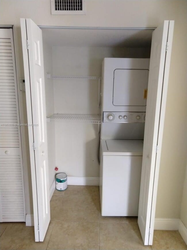 Building Photo - 30 Phoenetia Ave Unit 2 Rental