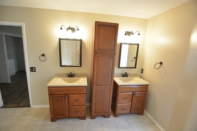 Photo - 6314 Eaglebrook Ave