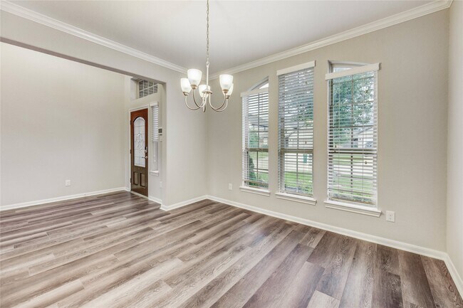 Photo - 3834 Supremes Trail