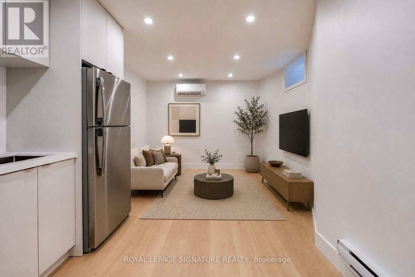 Photo - 390 Palmerston Blvd