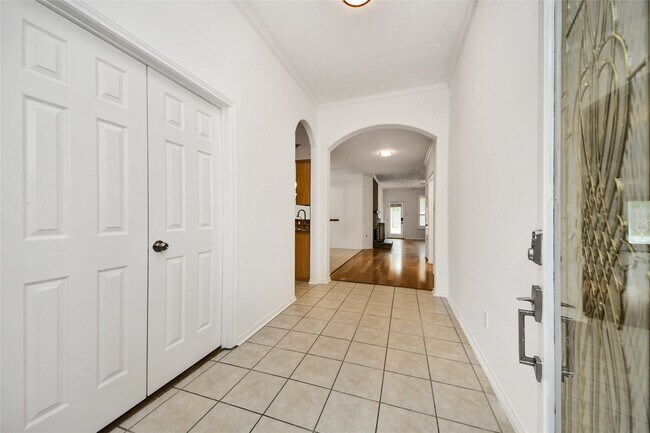 Photo - 10 Delphinium Pl
