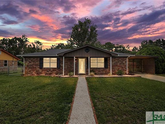 Photo - 230 Deerwood Ct House