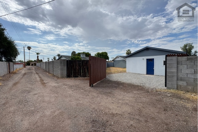 Photo - 1Bed/1Bath Casita at Ray Rd/Arizona Ave! Ready for Immediate Move-In!