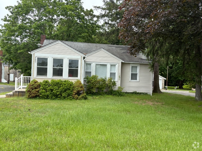 Building Photo - 668 Shiloh Pike Rental