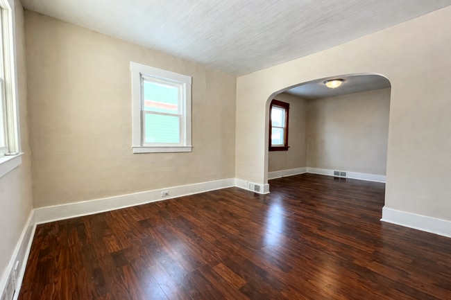 Building Photo - Sunny, Energy-Efficient Home in a Quiet, Close-to-Everything Neighborhood