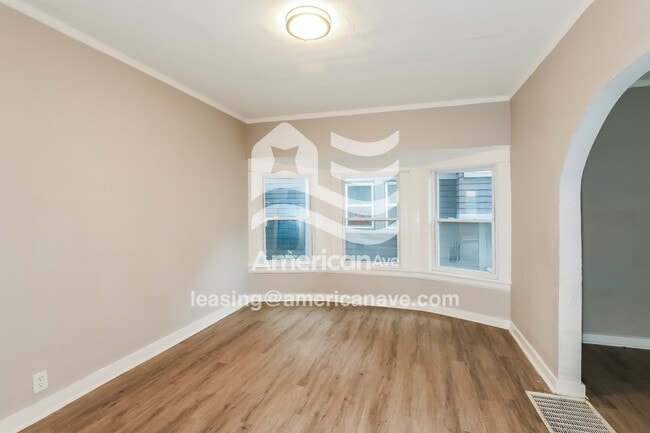 Photo - 5242 Lyon Ave