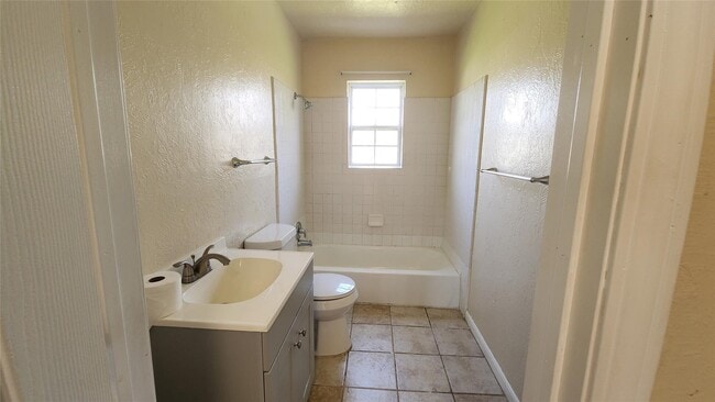 4415 Groton Dr
