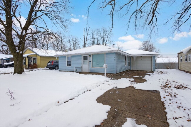 Photo - Available January 1st!