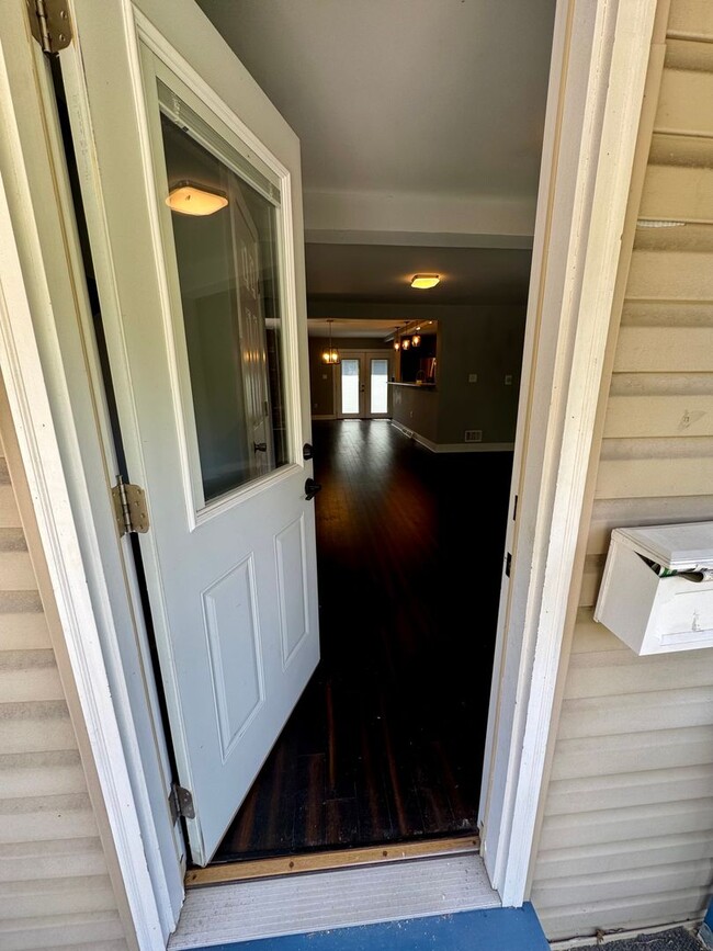 Photo - Open Concept 3 Bed 1.5 Bath in Swissville!