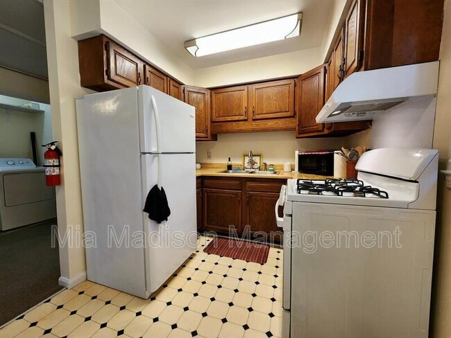 Photo - 2108.5 E 65th St