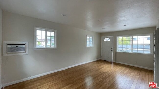 Photo - 4112 Ocean View Blvd Unidad 1/2