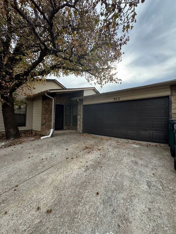 Building Photo - 922 NW 116th Ct