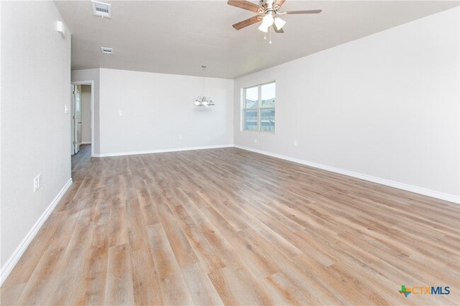 Photo - 2542 Leroy Ln
