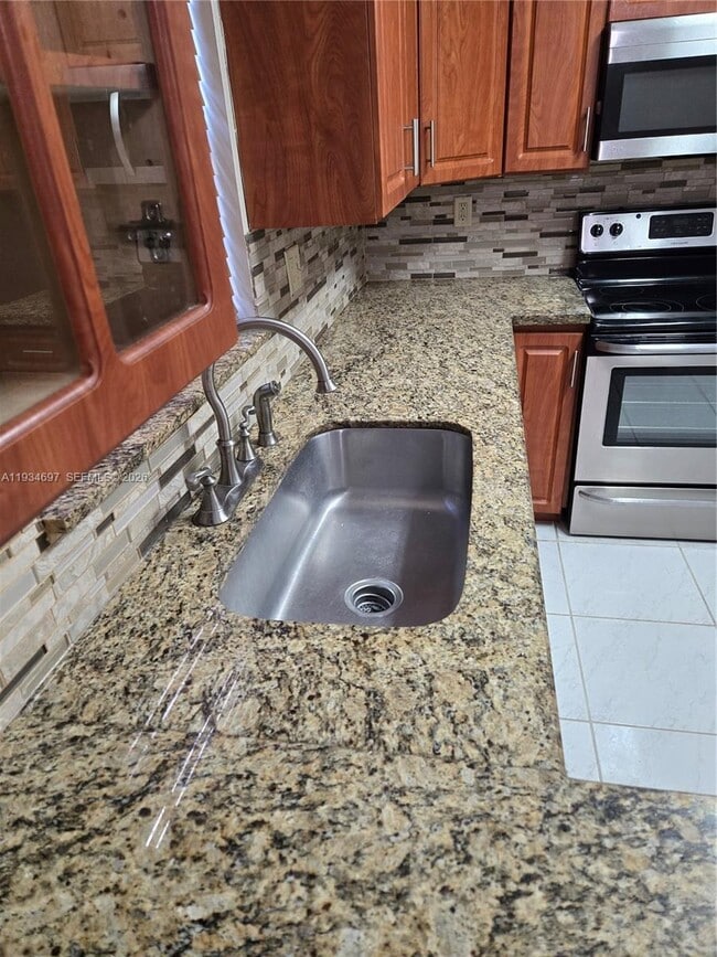 Photo - 2301 SW 83rd Ave