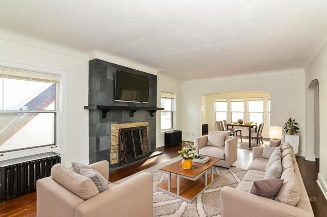 Building Photo - 1067-1069 Saint Clair Avenue Unit 1067