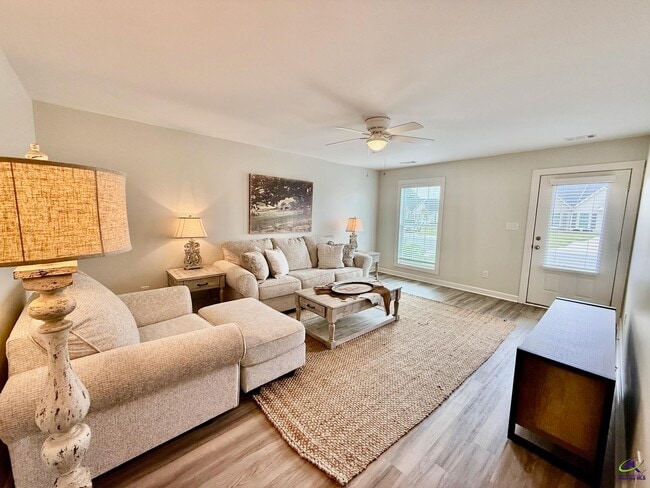 Photo - 117 Webster Wy