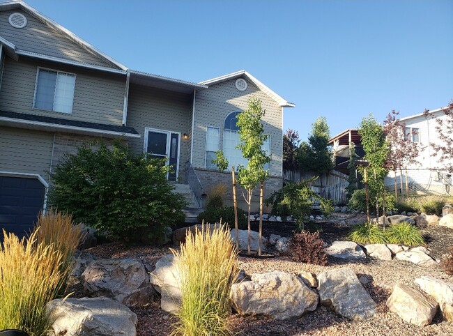 Photo - 1096 E 5100 S House