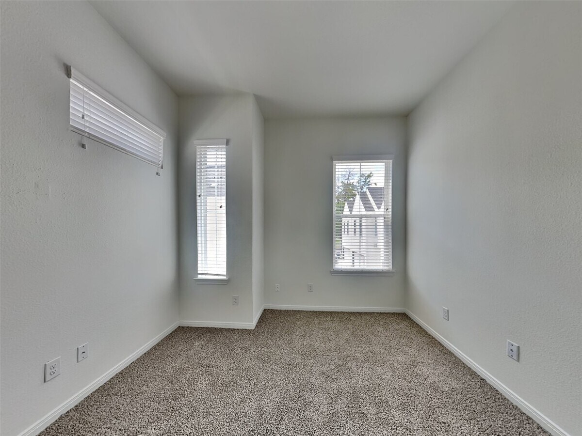 Photo - 9902 Clark Rd Unidad O Rental