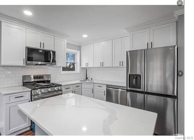 Photo - 92 Ruland Rd N