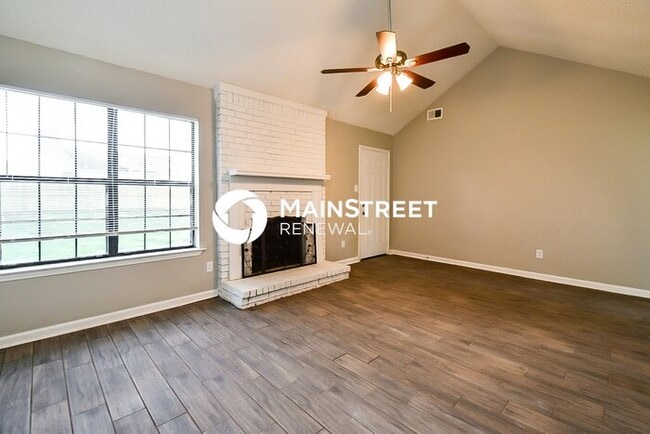 Photo - 3 Bedroom Pet-Friendly Home in Olive Branch, MS with Main Street Renewal