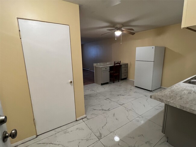 Photo - 134 W Main St Unidad #4