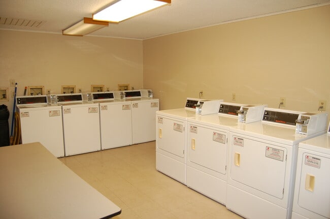 Ravenwood Apartments