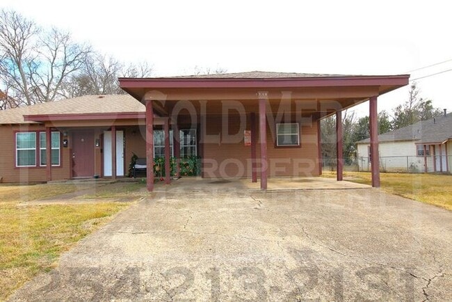 Building Photo - 1710 Cole St