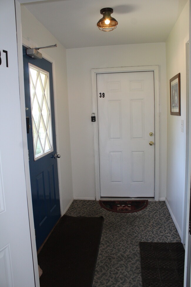 Photo - 37 Maplecrest Dr Unit 37