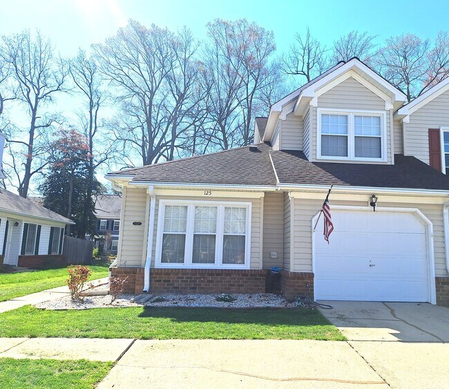 Photo - 3 bedroom/ 2.5 bathroom- Glen Laurel