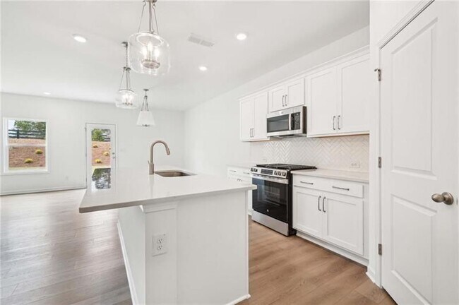 Photo - 320 Silverleaf Trl