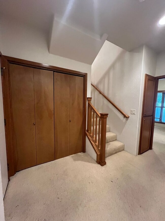 Photo - Three bedroom Townhome in Alderwood Townhomes Neighborhood